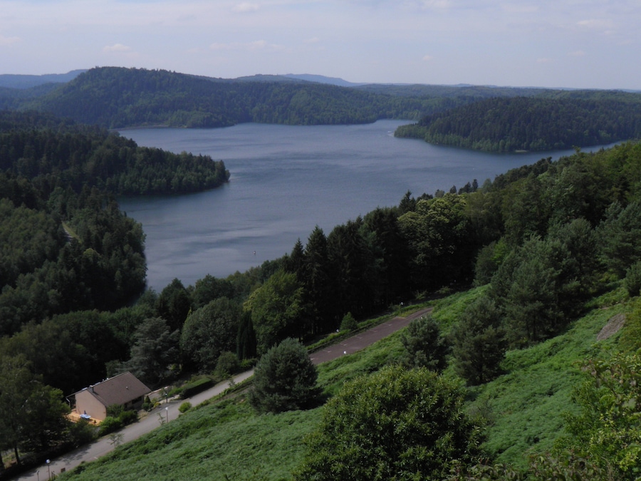 Lac de Pierre-Percée depuis Pierre-Percée (Meurthe-et-Moselle, France).