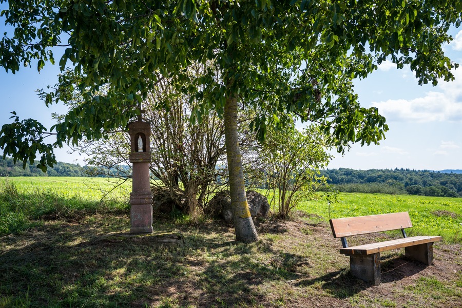 This is a photograph of an architectural monument. It is on the list of cultural monuments of Bayern, no. D-6-71-150-23