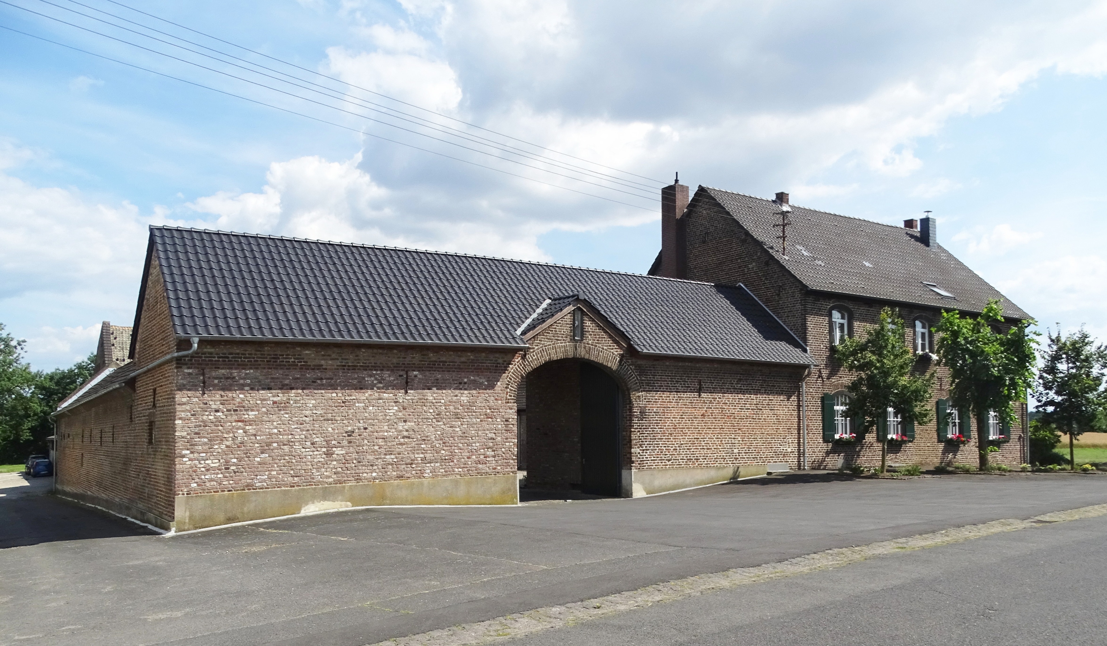 Foto "Weilerswist" por Prof. emeritus Hans Schneider (Geyersberg) (CC BY) / Recortada de la original