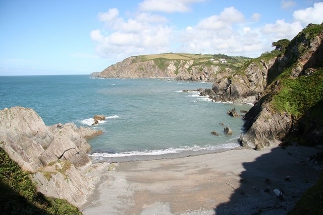 Sandy Cove Incoming tide in Lee Bay