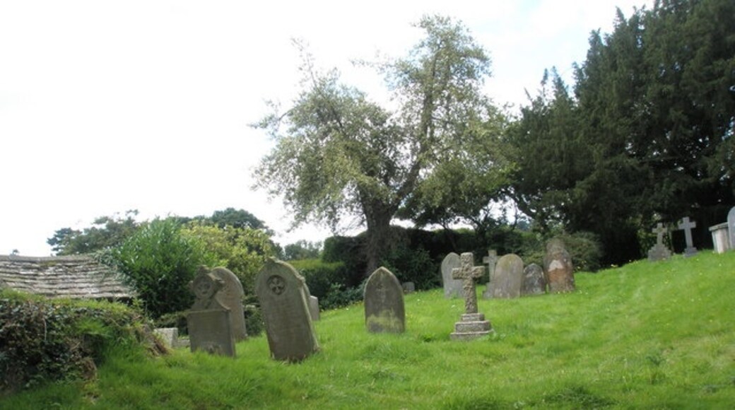 Photo "Sibdon Carwood" by Basher Eyre (CC BY-SA) / Cropped from original