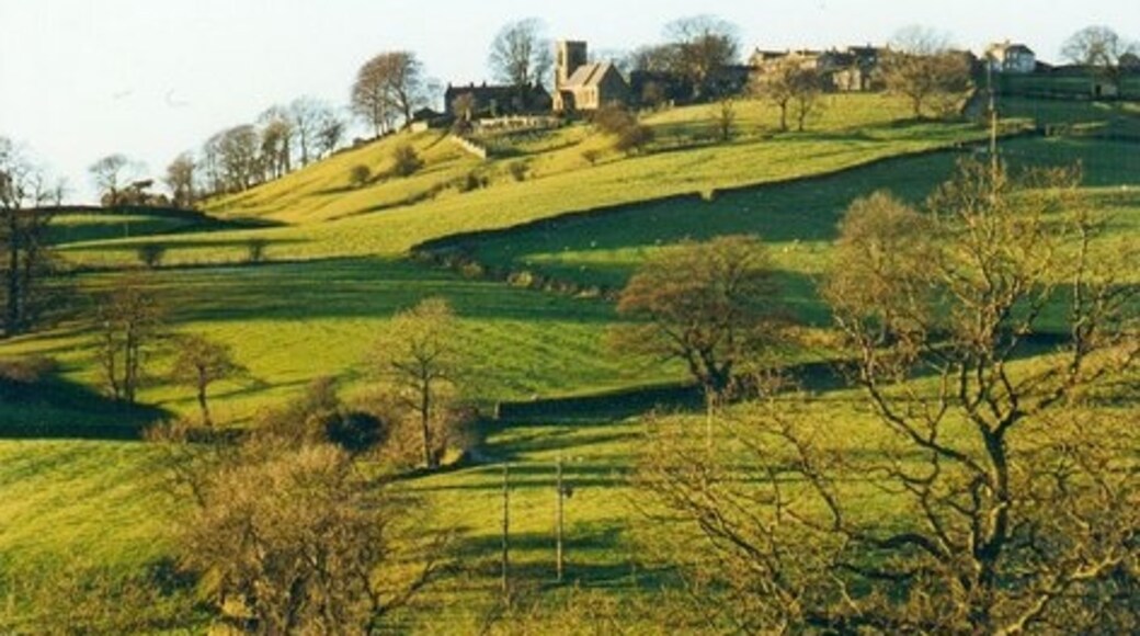 Foto “Fountains Earth” tomada por Gordon Hatton (CC BY-SA); recorte de la original