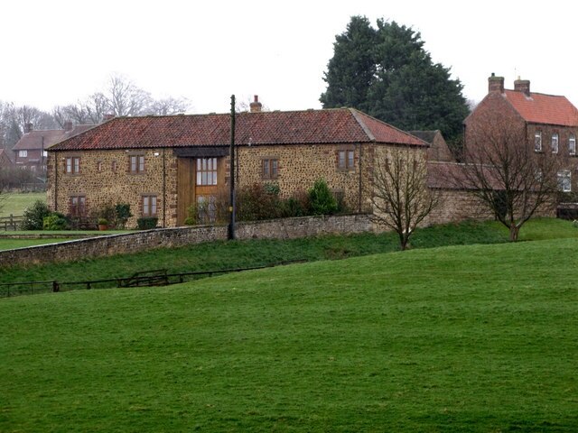 Foto „Hutton Conyers“ von David Rogers (CC BY-SA)/zugeschnittenes Original