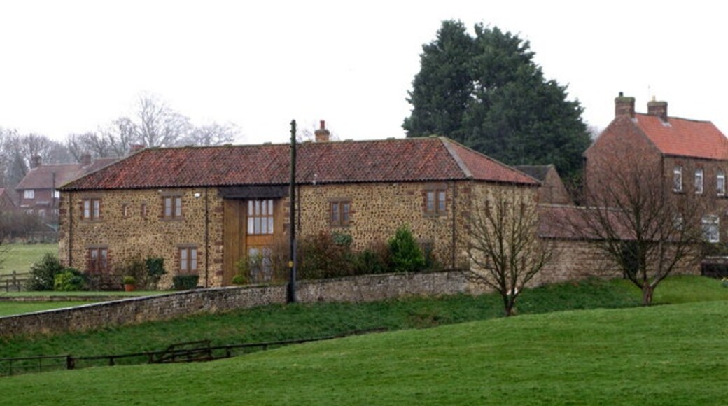 Kuva ”Hutton Conyers” käyttäjältä David Rogers (CC BY-SA) / rajattu alkuperäisestä kuvasta