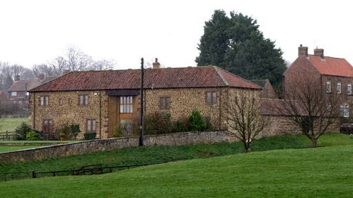 Foto „Hutton Conyers“ von David Rogers (CC BY-SA)/zugeschnittenes Original