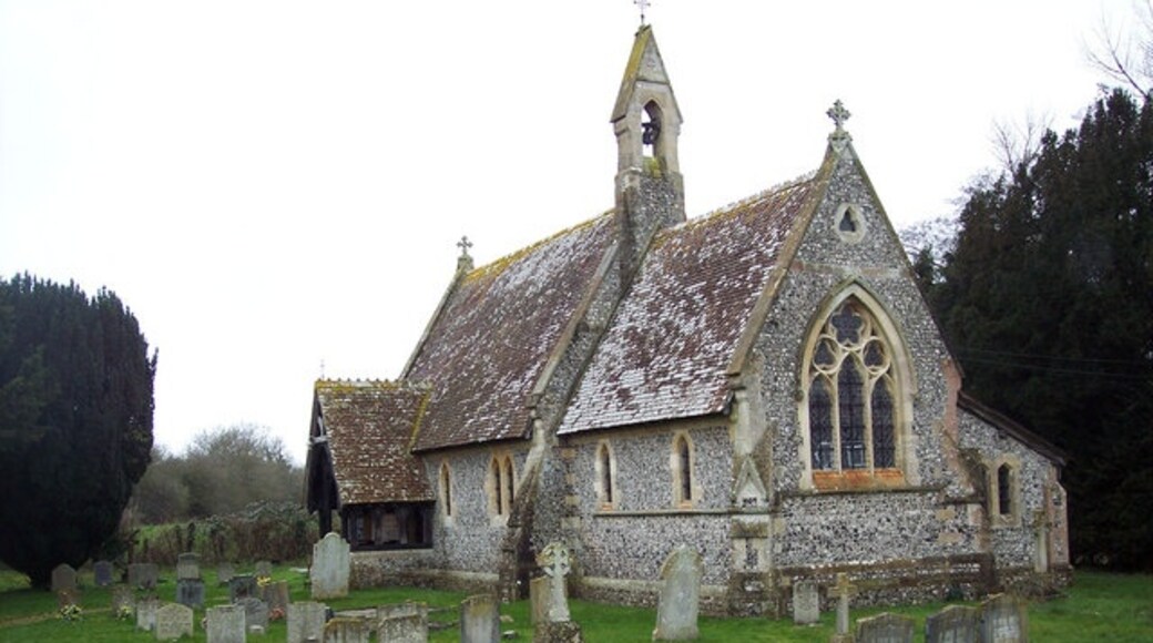 Photo "Grimstead" by Trish Steel (CC BY-SA) / Cropped from original