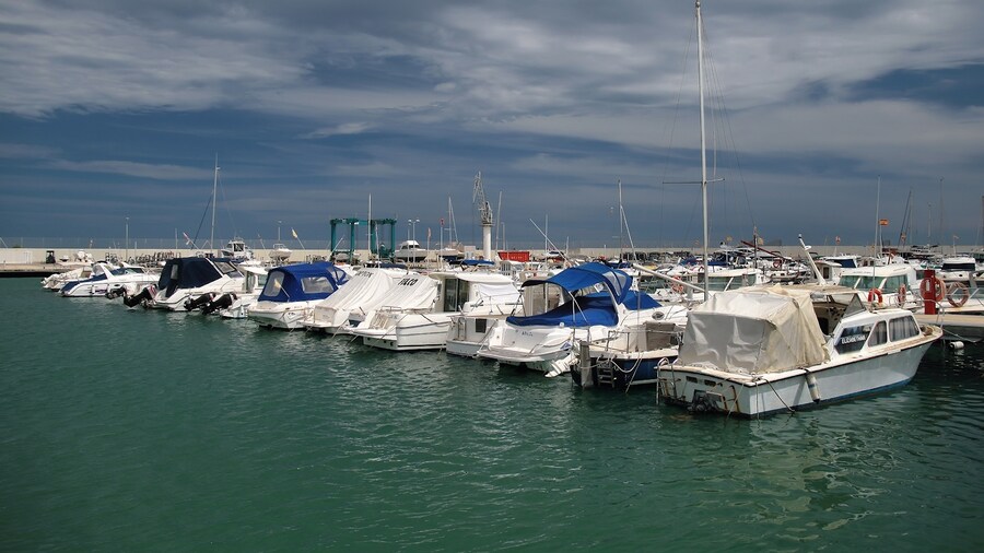 Photo "Port de Segur de Calafell" by Jorge Franganillo (Creative Commons Attribution 3.0) / Cropped from original
