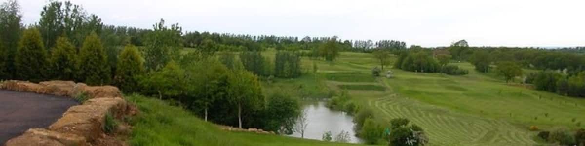 Photo "Hellidon Lakes Golf Course, Northamptonshire" by Ian Rob (Creative Commons Attribution-Share Alike 2.0) / Cropped from original