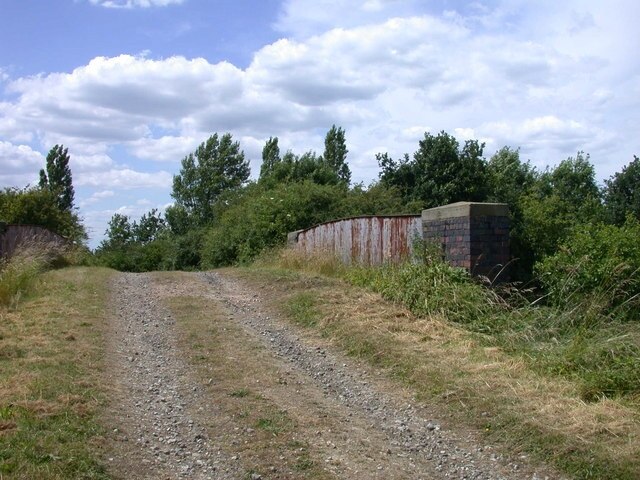 Foto „Longstowe“ von Keith Edkins (CC BY-SA)/zugeschnittenes Original