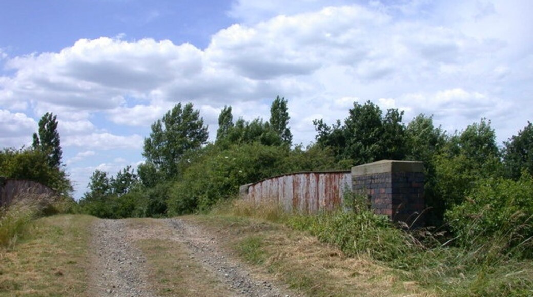 "Longstowe"-foto av Keith Edkins (CC BY-SA) / Urklipp från original