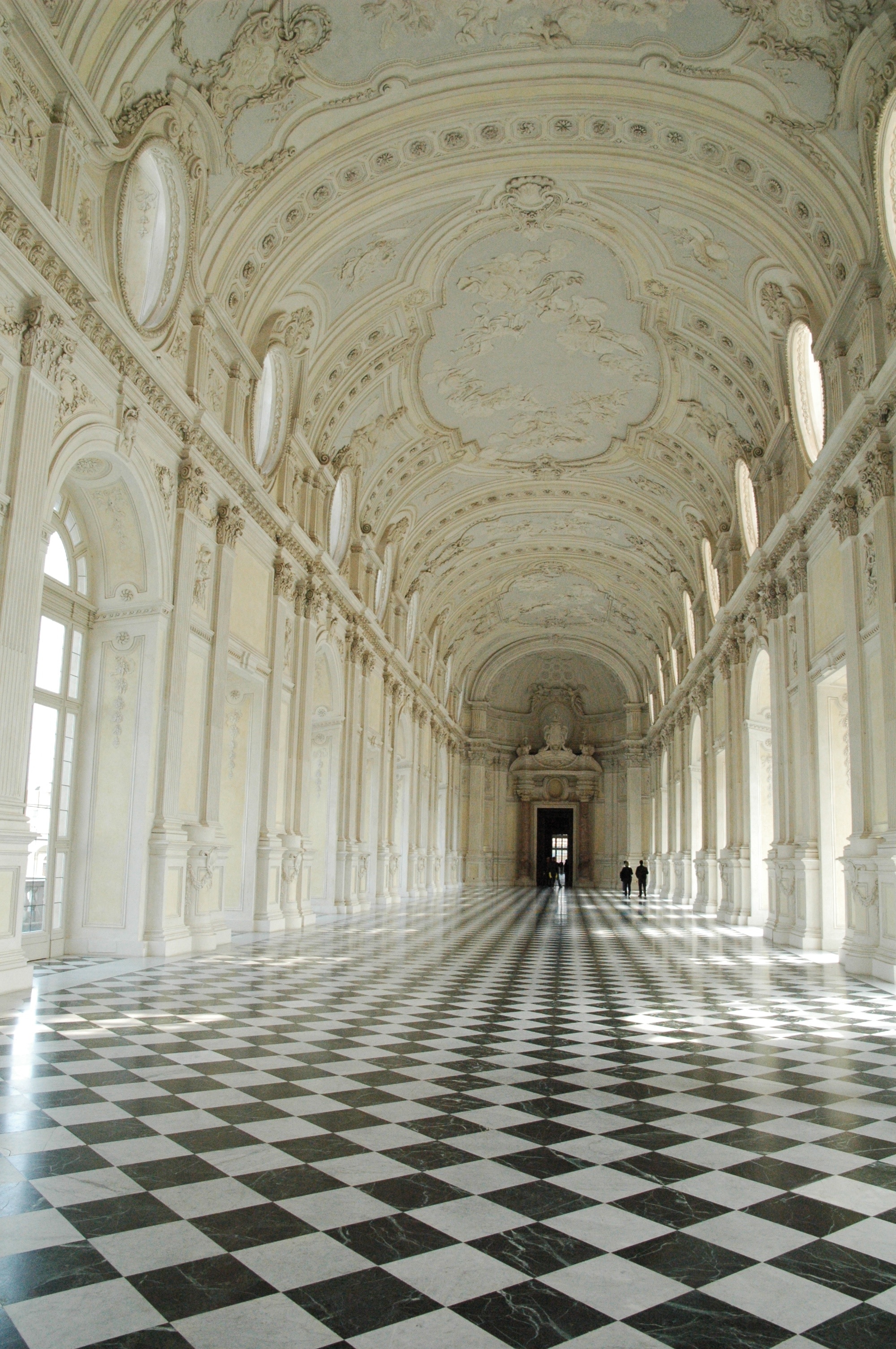 Private tour of the Venaria Reale and the Royal Gardens - ITALY MUSEUM