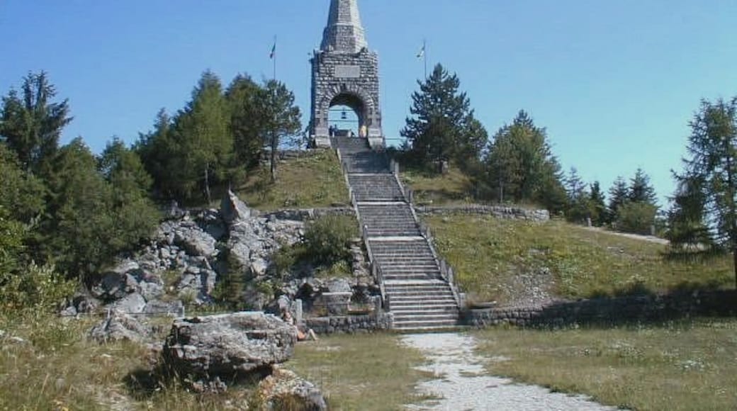 "Tonezza del Cimone"-foto av Giovanni Jordan (CC BY-SA) / Urklipp från original