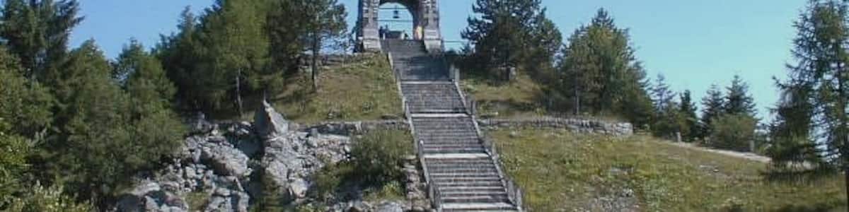 Photo "Monte Cimone" by Giovanni Jordan (Creative Commons Attribution-Share Alike 3.0) / Cropped from original