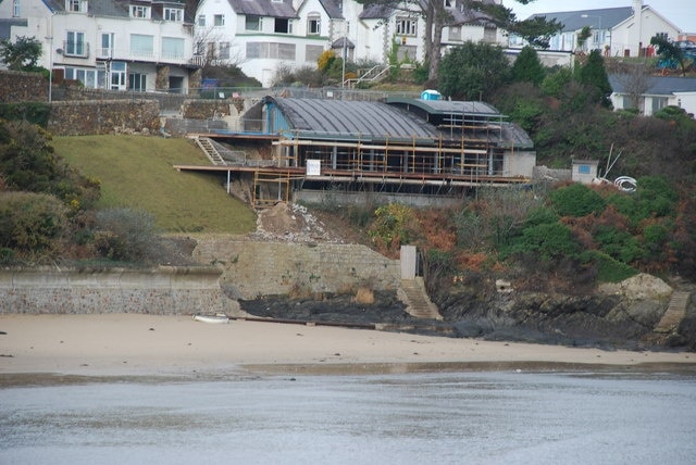 Adeilad Newydd Abersoch New Building More on this blot on the harbourside landscape when it is completed.