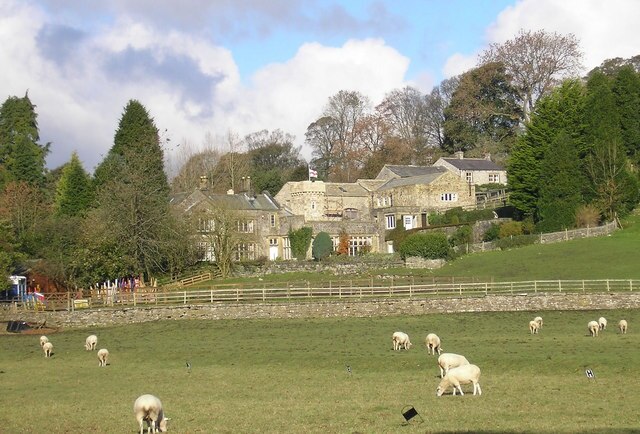 Foto “Hanlith” tomada por John Illingworth (CC BY-SA); recorte de la original