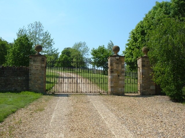 "North Aston"-foto av Mr Biz (CC BY-SA) / Urklipp från original