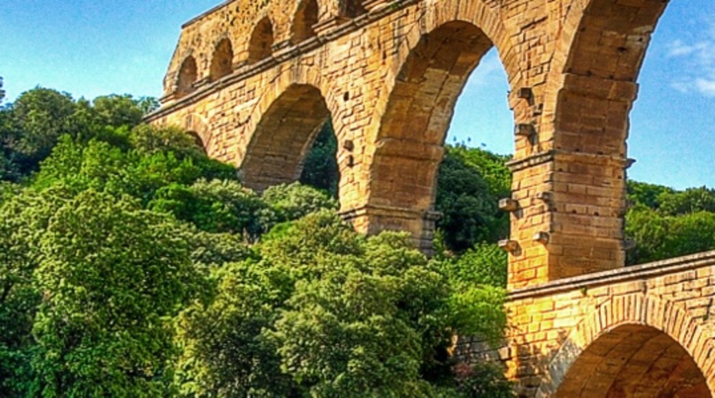 « Pont du Gard», photo de NikosB30 (page does not exist) (CC BY-SA) / rognée de l’originale