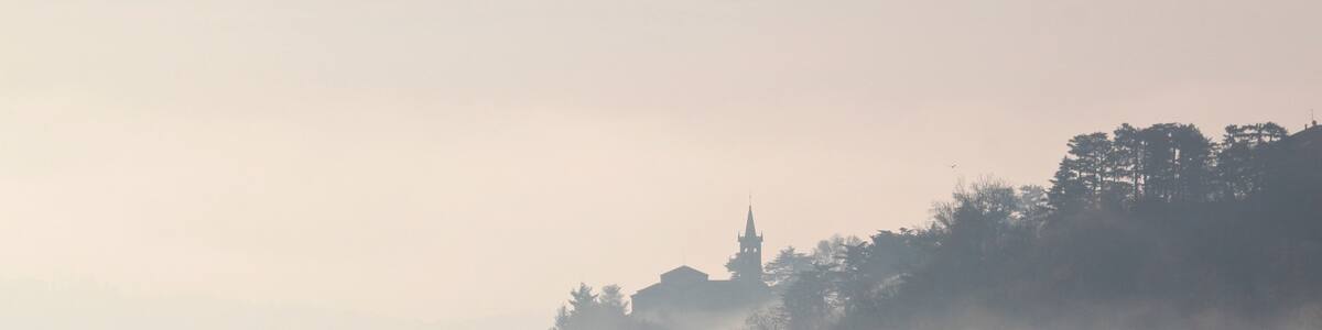 Photo "Lago di Varese (Q47477245)" by Cri.sensi (page does not exist) (Creative Commons Attribution-Share Alike 4.0) / Cropped from original