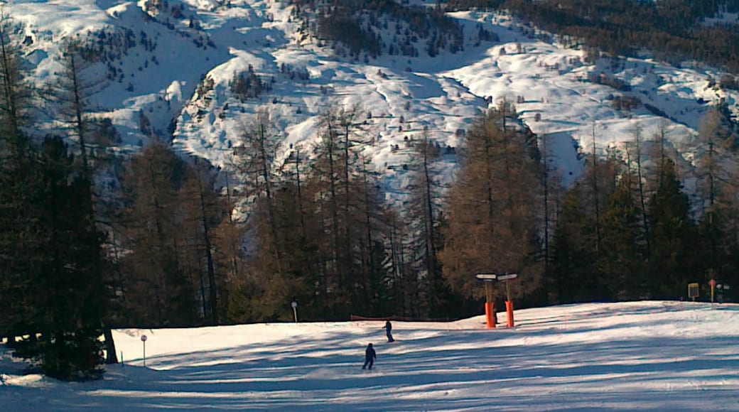 « Vars», photo de Hungarian skier (CC BY) / rognée de l’originale