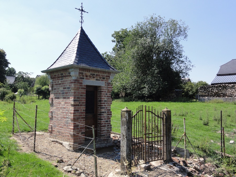 Fontenelle (Aisne, Fr) chapelle Chemin de Papleux