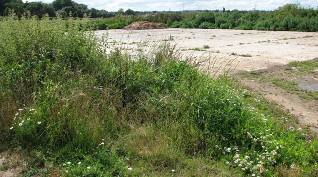 Foto „Holverston“ von Evelyn Simak (CC BY-SA)/zugeschnittenes Original