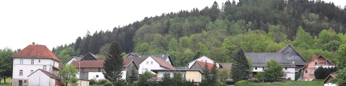 Photo "Plesten" by Störfix (Creative Commons Attribution-Share Alike 3.0 de) / Cropped from original