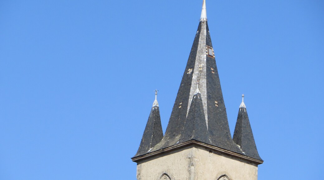 Foto "Paróquia de Notre-Dame du Lévézou" de BUFO88 (page does not exist) (CC BY-SA) / Recortada do original