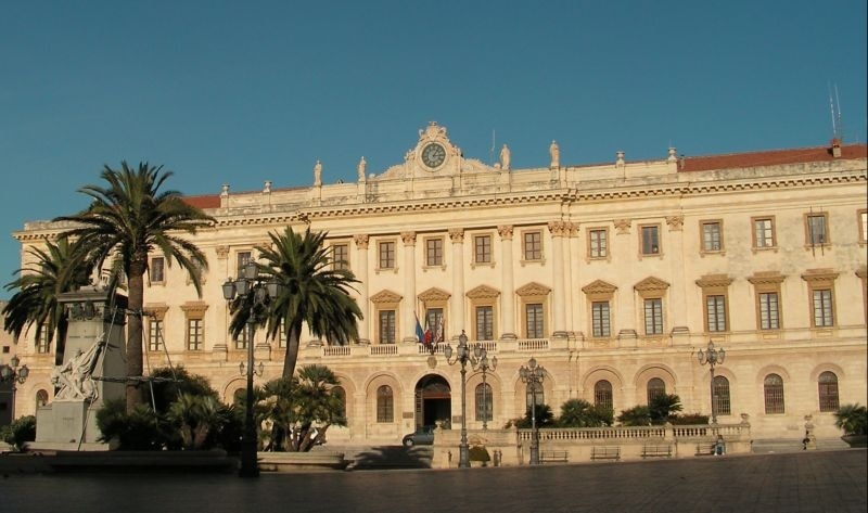 Sassari, Piazza d'Italia e Palazzo della Provincia.
