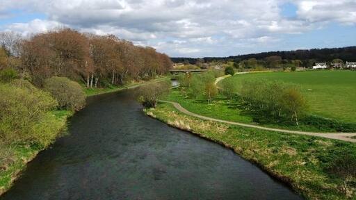 Foto „Port Elphinstone“ von Linda Laidlaw (CC BY-SA)/zugeschnittenes Original