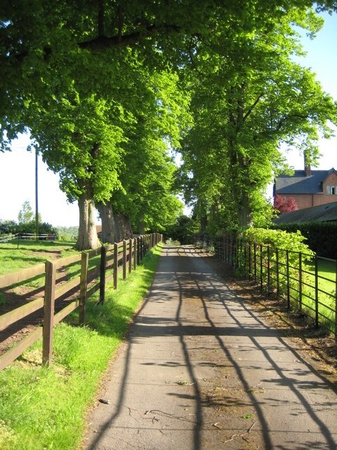 Foto “Oddingley” tomada por Philip Halling (CC BY-SA); recorte de la original