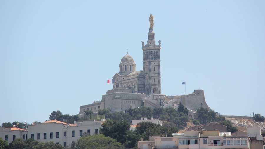 Photo "Marseille" by Laika ac (Creative Commons Attribution-Share Alike 2.0) / Cropped from original