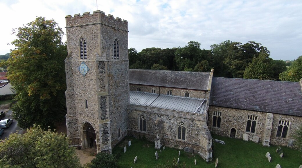 Photo "Haughley" by DJIPhantom (page does not exist) (CC BY-SA) / Cropped from original