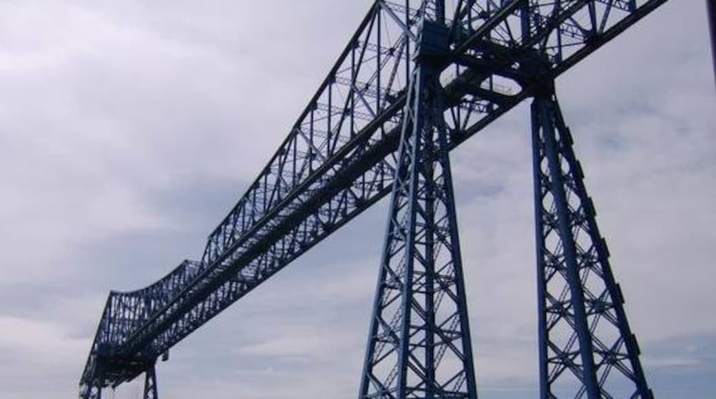 Photo "Middlesbrough Transporter Bridge" by Mark Evison (CC BY-SA) / Cropped from original