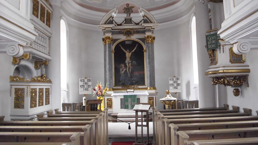 Photo "Die barocke Maria-Magdalena-Kirche wurde 1719 auf den Fundamenten einer Maria-Magdalena-Kapelle von 1439 erbaut." by Aarp65 (Creative Commons Attribution-Share Alike 3.0) / Cropped from original