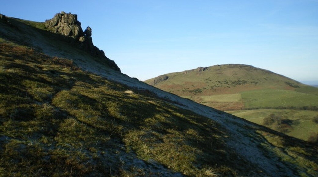 Photo "Cardington" by Richard Law (CC BY-SA) / Cropped from original