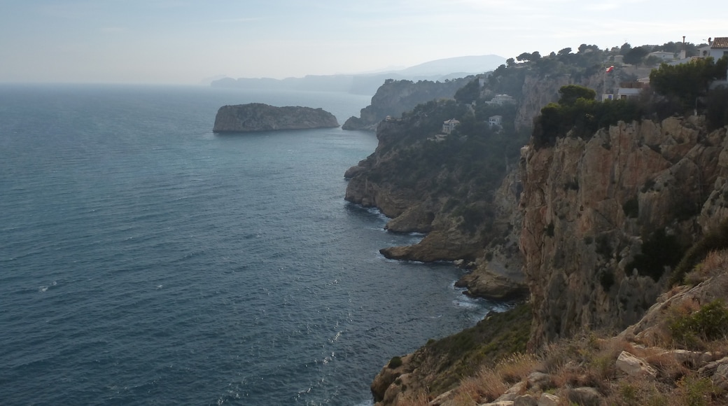 Foto "Cap de la Nau" oleh chisloup (CC BY) / Dipotong dari foto asli