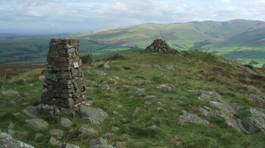 Foto "Ireby and Uldale" de David Brown (CC BY-SA) / Recortada do original