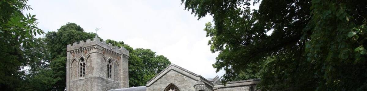 Photo "St Andrew's parish church, Alwalton. Cambridgeshire (formerly Huntingdonshire), seen from the southeast" by John Salmon (Creative Commons Attribution-Share Alike 2.0) / Cropped from original