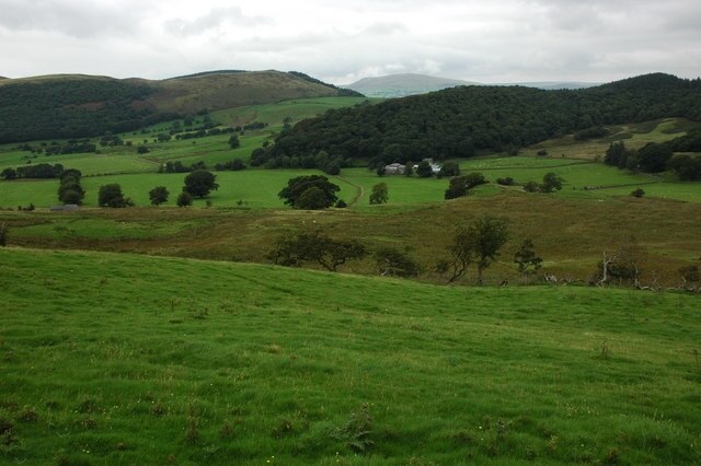 Foto "Wythop" de Philip Halling (CC BY-SA) / Recortada do original