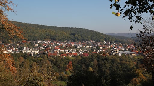 "Klingenberg am Main"-foto av K1008 (page does not exist) (CC BY-SA) / Urklipp från original