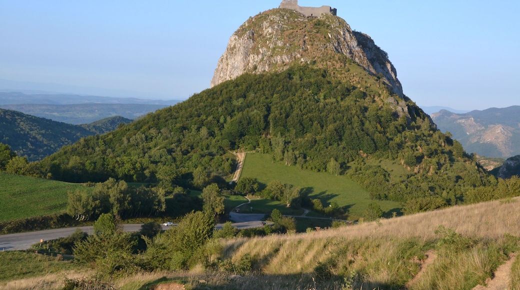 Photo "Montsegur" by LucasD (CC BY-SA) / Cropped from original