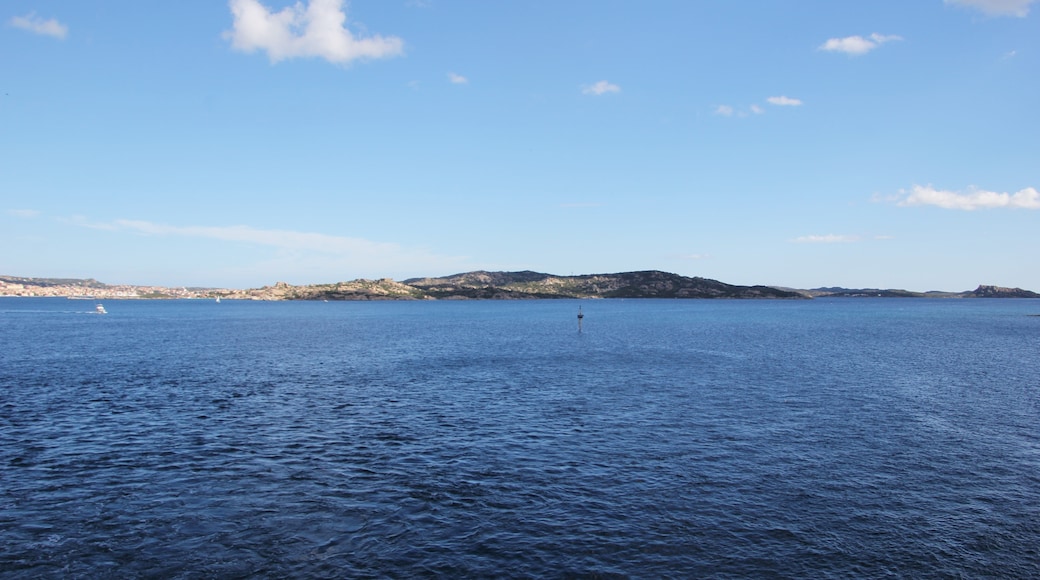 « Île de Santo Stefano», photo de Discanto (CC BY-SA) / rognée de l’originale