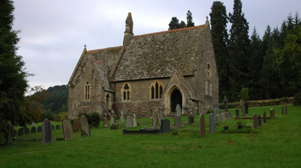 "Dulas"-foto av Philip Halling (CC BY-SA) / Urklipp från original