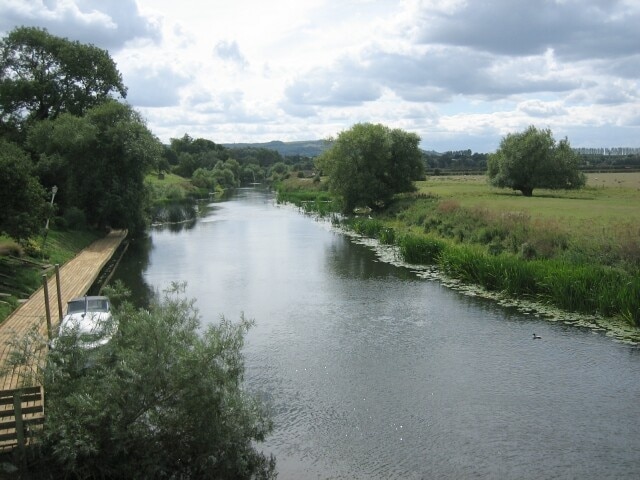 Photo "Charlton" by Dave Bushell (CC BY-SA) / Cropped from original