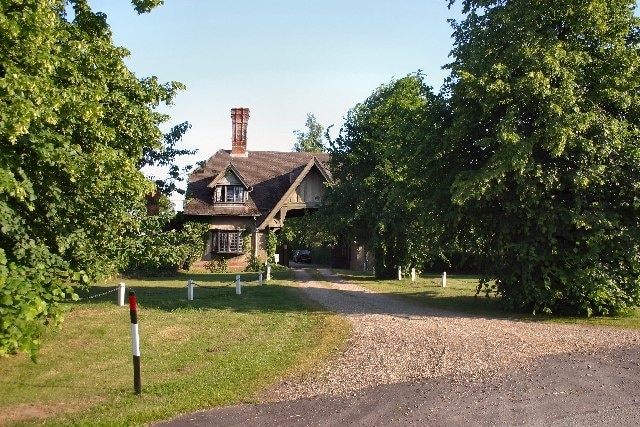 Photo "Chevington" by Bob Jones (CC BY-SA) / Cropped from original