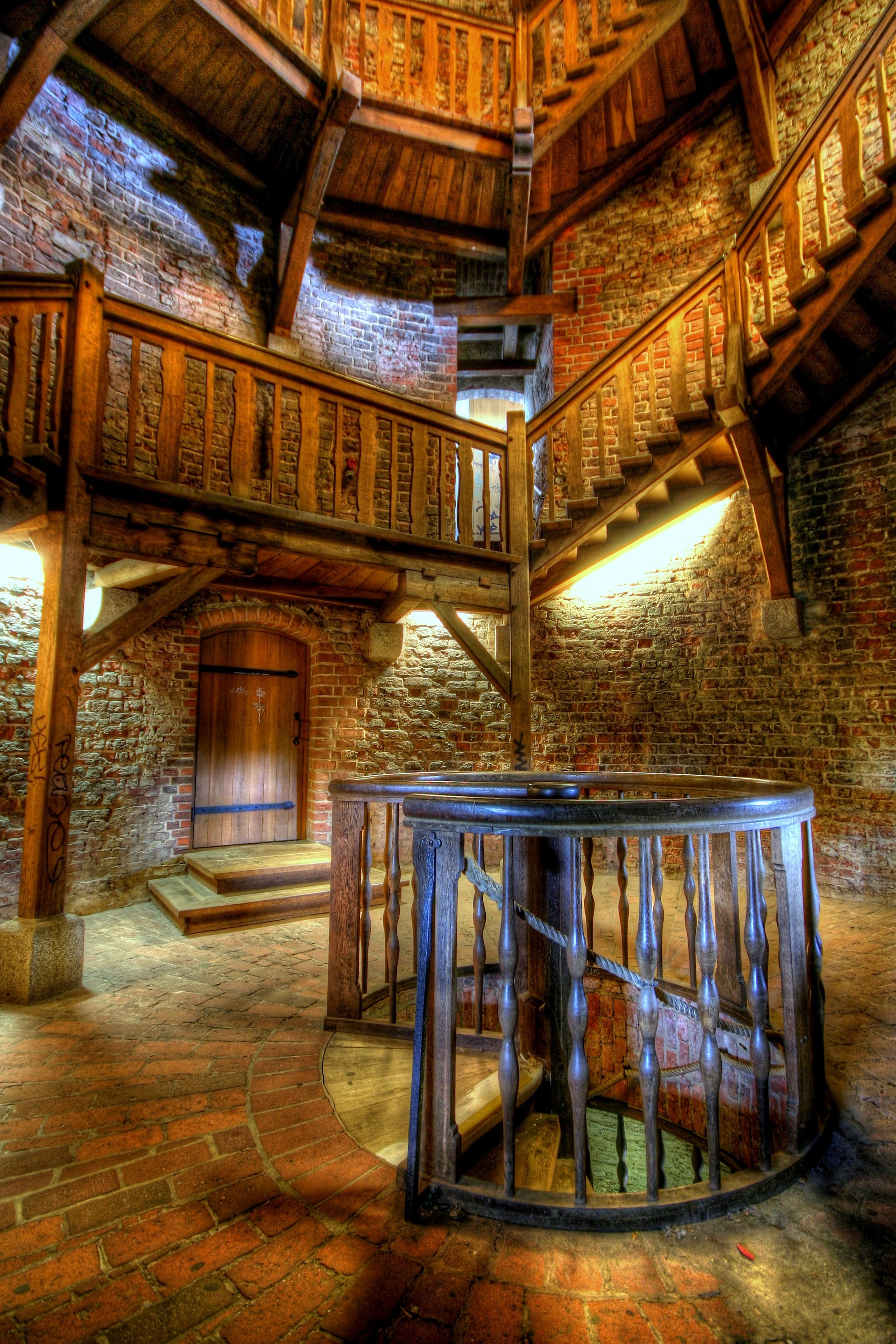 After you have taken the spiral staircase, you reach the first floor of the Juliusturm. Here begins a new, larger spiral staircase along the walls of the tower. Look at other photos taken at the same location in my set one hour in a tower See where the photo was taken at maps.yuan.cc/.