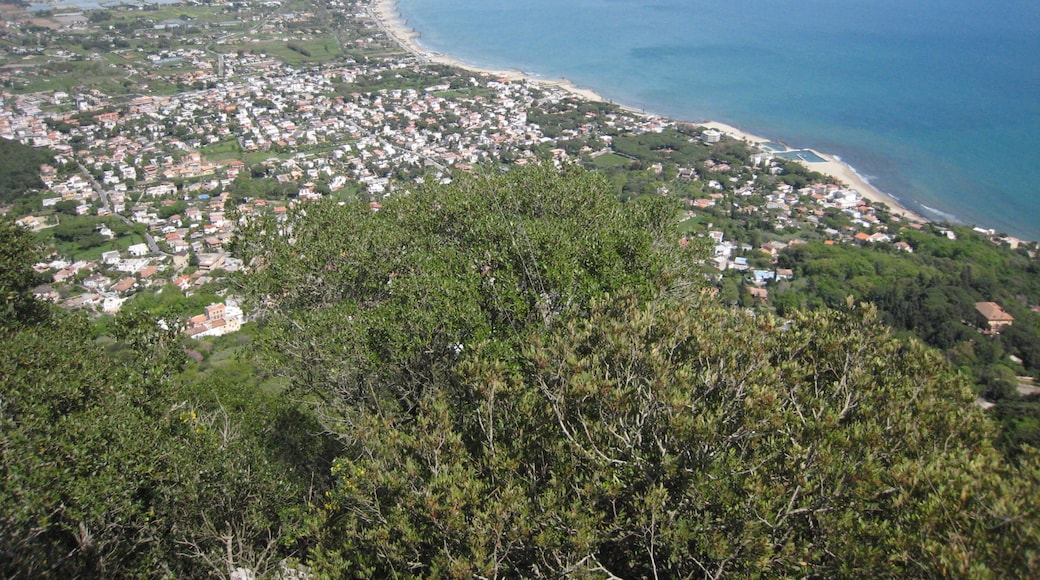 Photo "San Felice Circeo" by Michele Sirchi (CC BY-SA) / Cropped from original