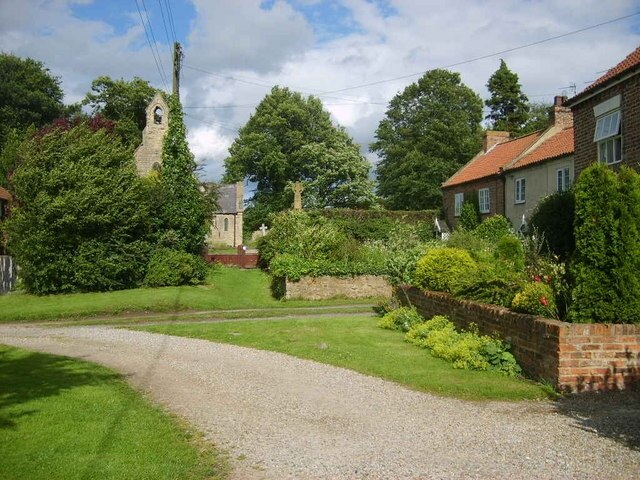 Photo "Sandhutton" by William Metcalfe (CC BY-SA) / Cropped from original