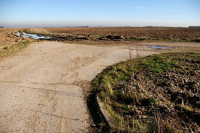 Photo "Brookenby" by Mr T (CC BY-SA) / Cropped from original