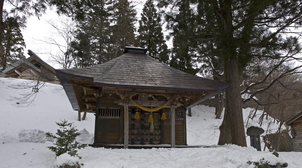 Foto „Zao Hot Springs Ski Resort“ von Ymblanter (CC BY-SA)/zugeschnittenes Original